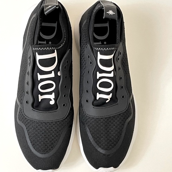 SOLD 😃 NIB AUTHENTIC DIOR Women’s Black & White Sneakers Sz. EU 40 /  US 9.5 - Picture 2 of 10